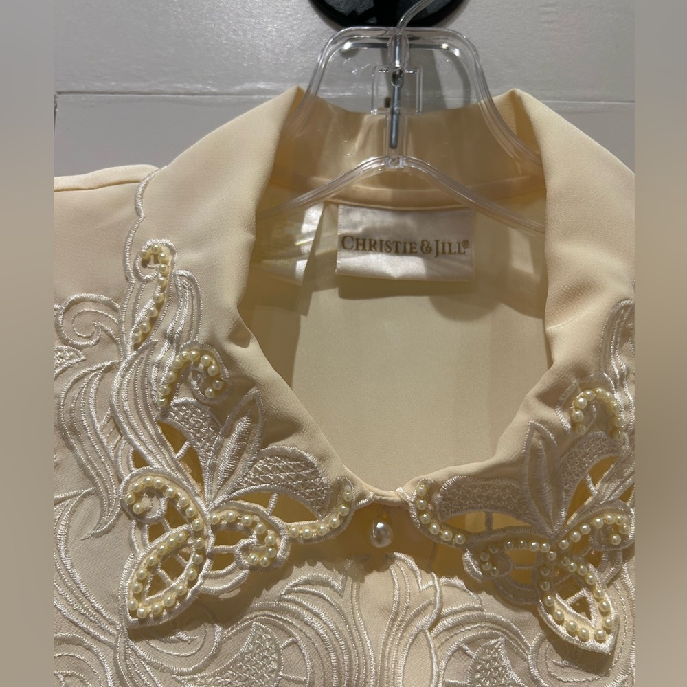 Christine & Jill Women’s Yellow Blouse with Embroidered Detail size 10 P - Picture 3 of 5